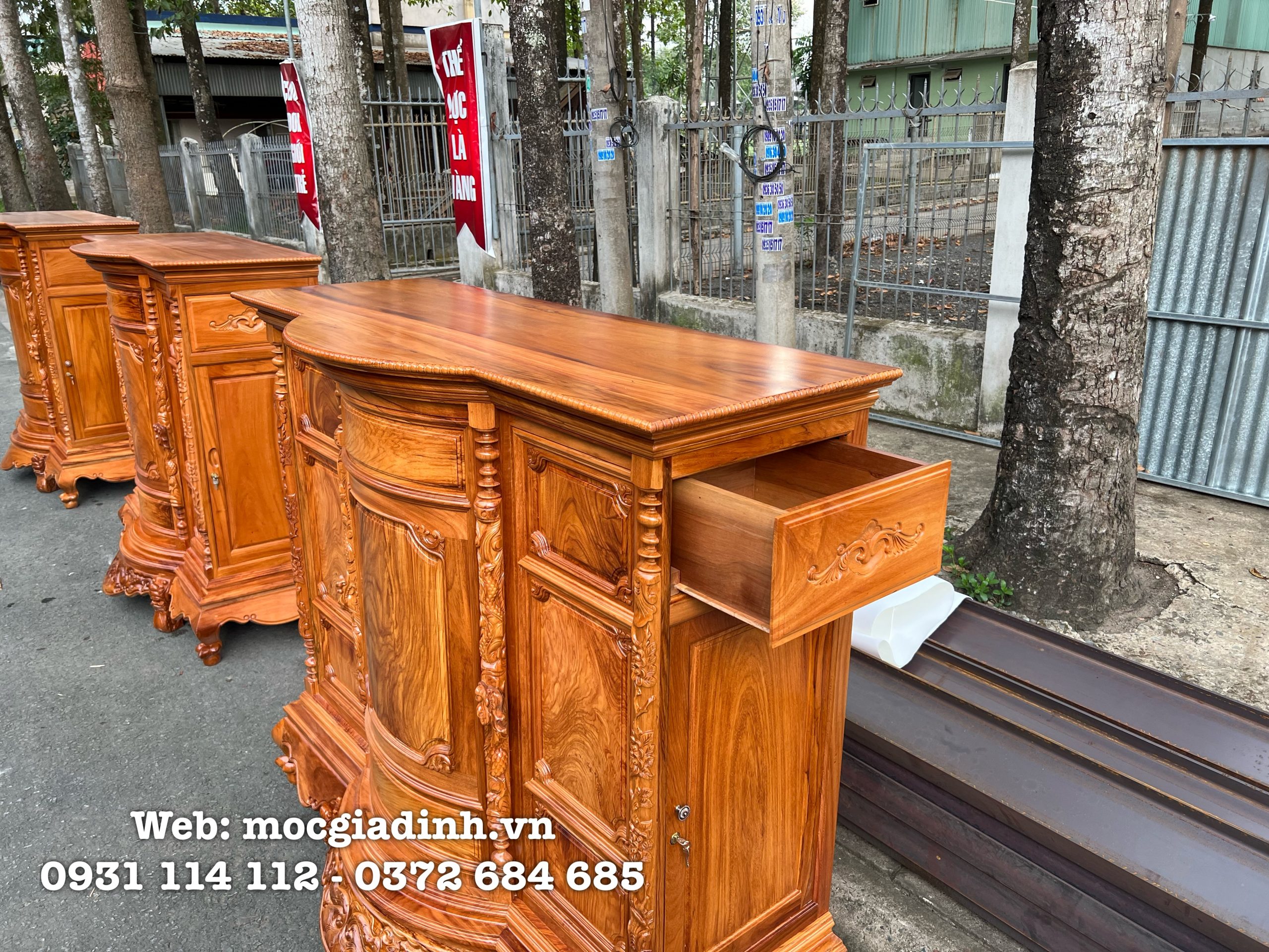 Tủ thờ có hộc kéo