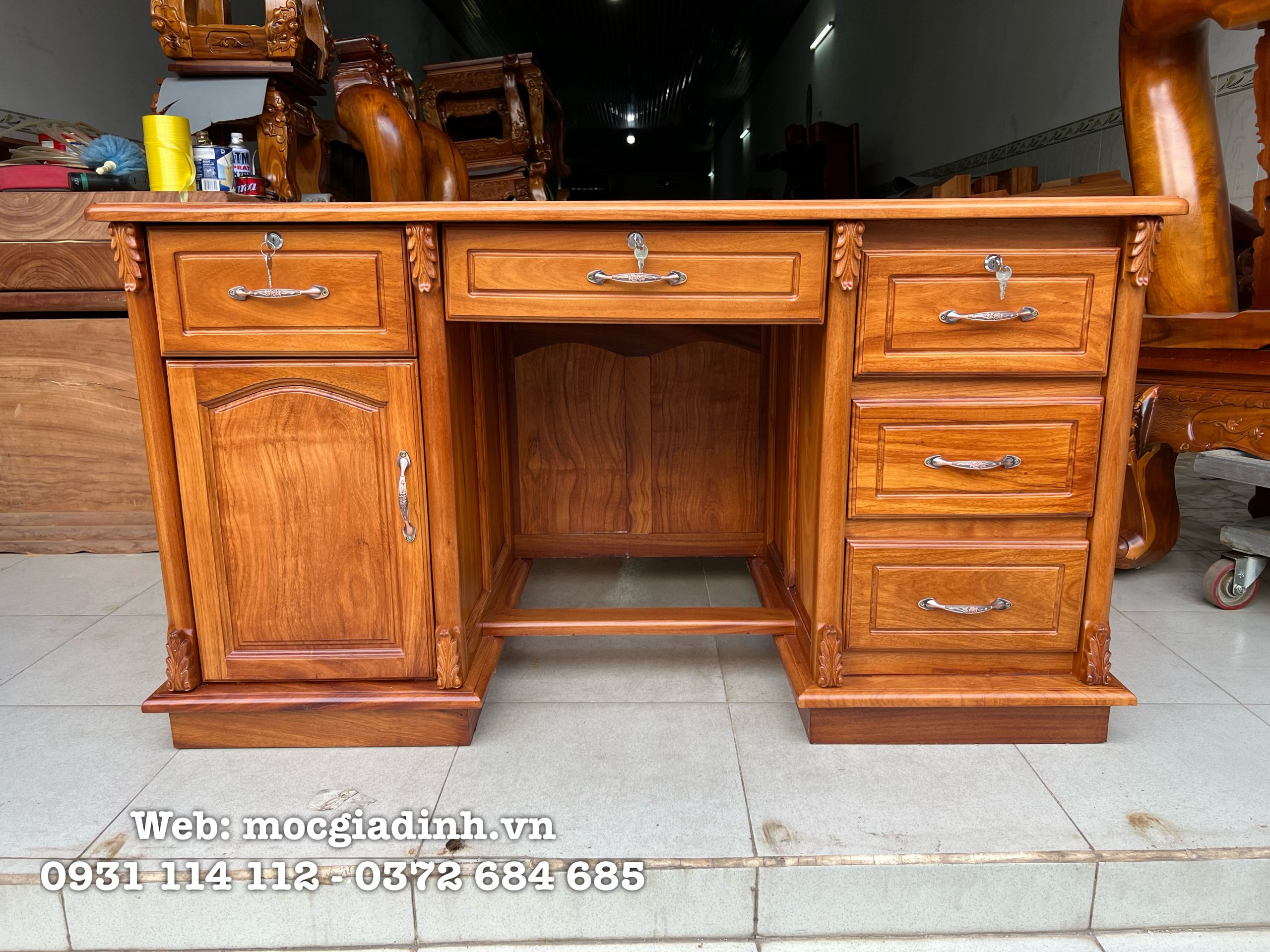 bàn làm việc giám đốc