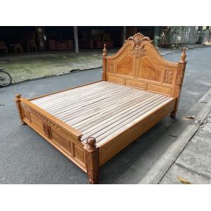 giường gõ đỏ nữ hoàng nguyên khối