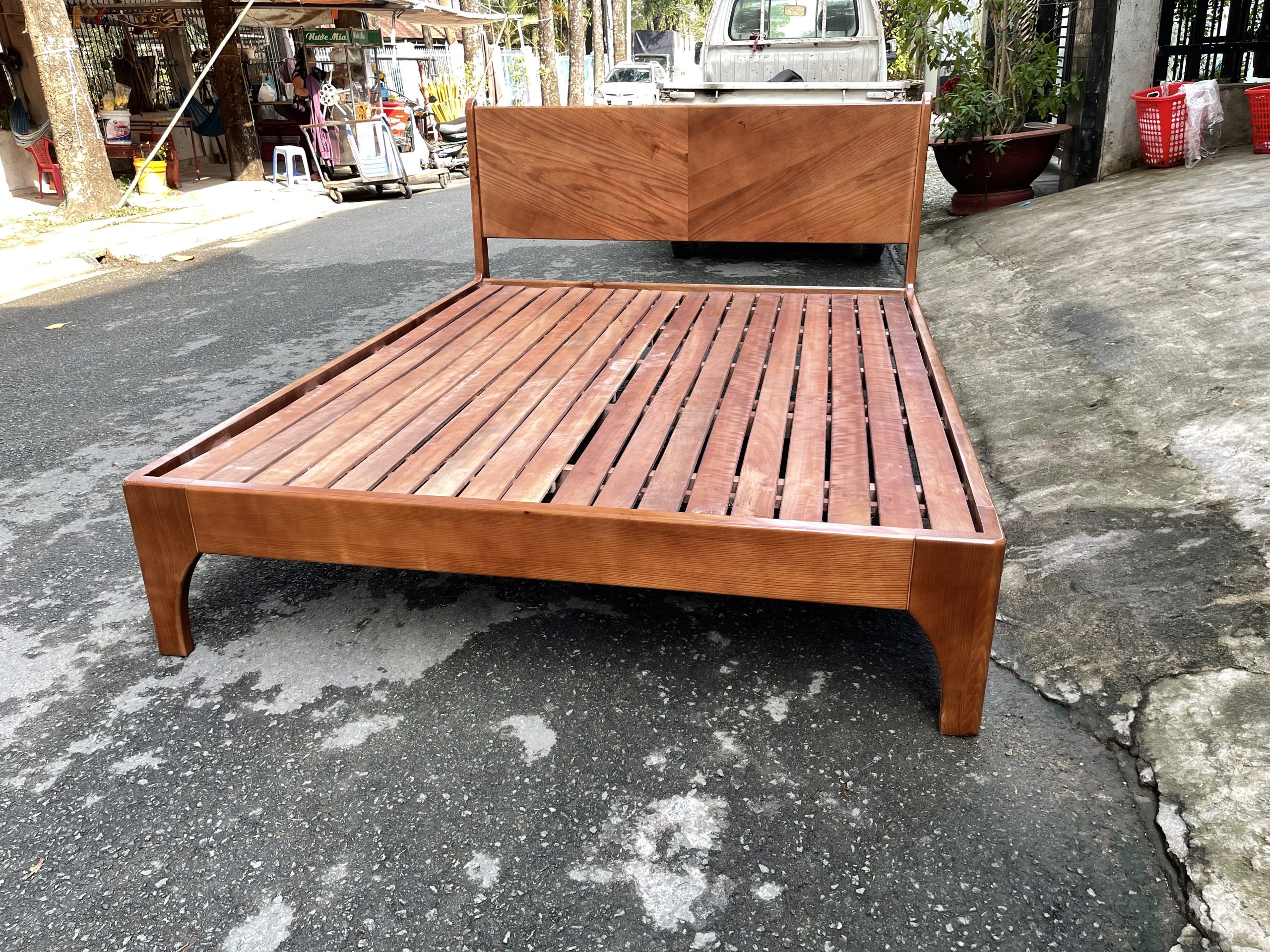 47A6D99D-5F30-4FF1-BEDD-CE0F77315322 Giường Gỗ Sồi Kiểu Hiện Đại