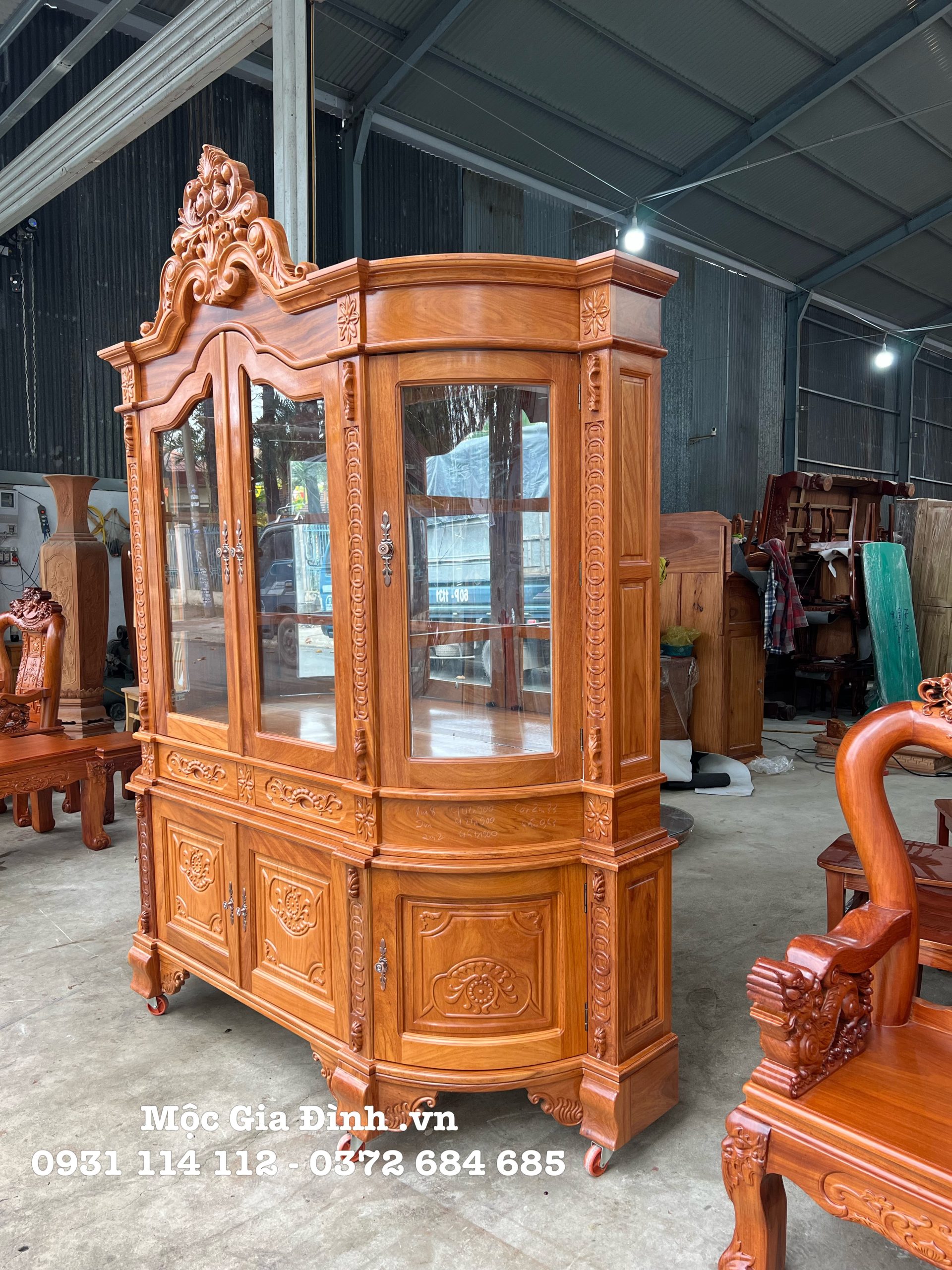 tủ rượu gỗ gõ chất lượng