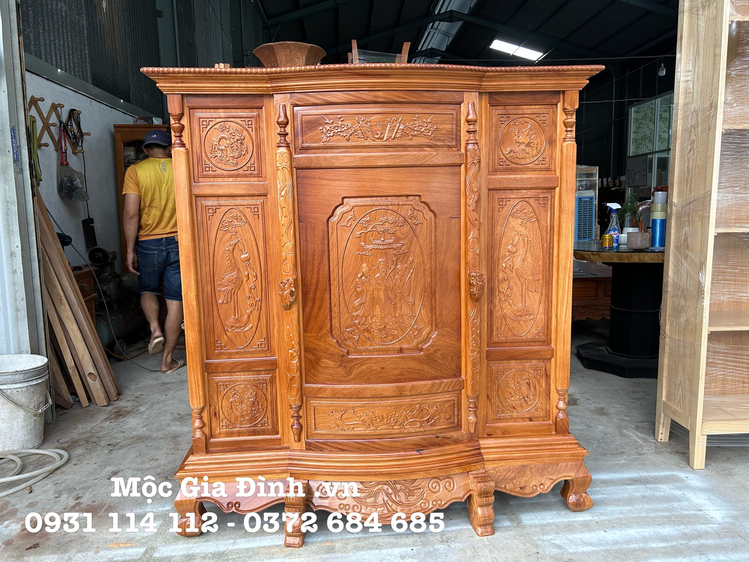 0576E582-89E3-4889-8A21-4E1AF5A18FC6 Tủ thờ Gõ Đỏ 6 chân Chạm Tam Đa