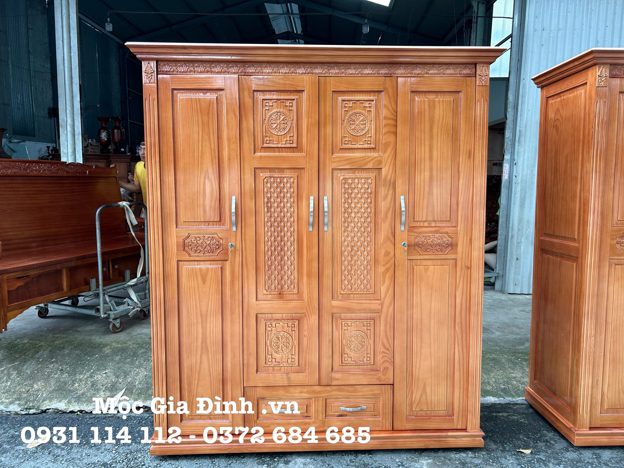 19A95D71-42D9-490C-BFFC-2C15BD6D03AF Tủ quần áo Gỗ Thông 4 cánh gỗ tự nhiên hoàn toàn