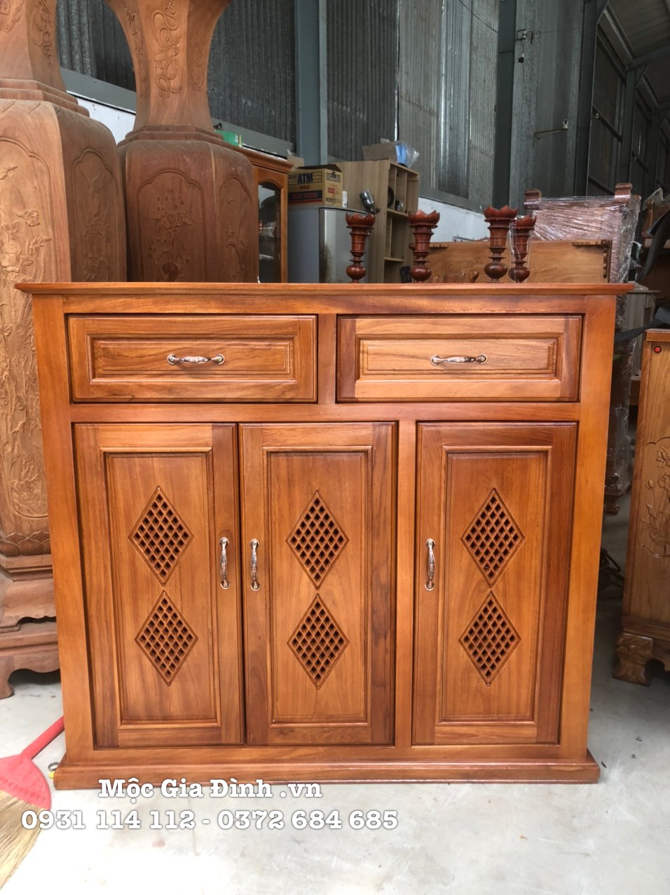 448FB26B-479A-4DA9-8D7A-F8F219BC487E Tủ dép Gõ Đỏ Kim Cương 3 cánh