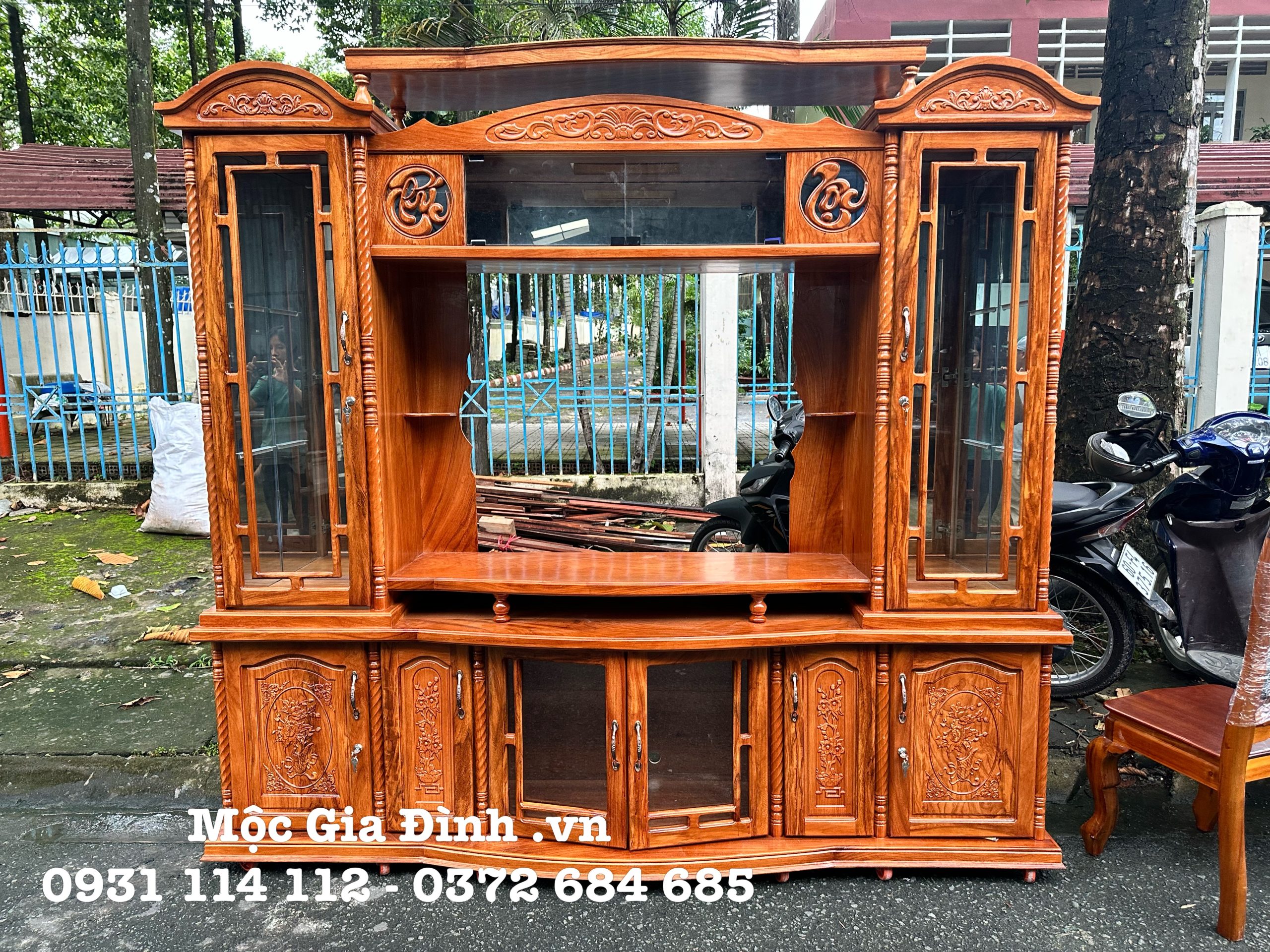 5A6469CF-DF5F-46A7-967A-FF706F78D490 Kệ tivi Gõ Đỏ Đình Phúc Lộc kèm tủ rượu