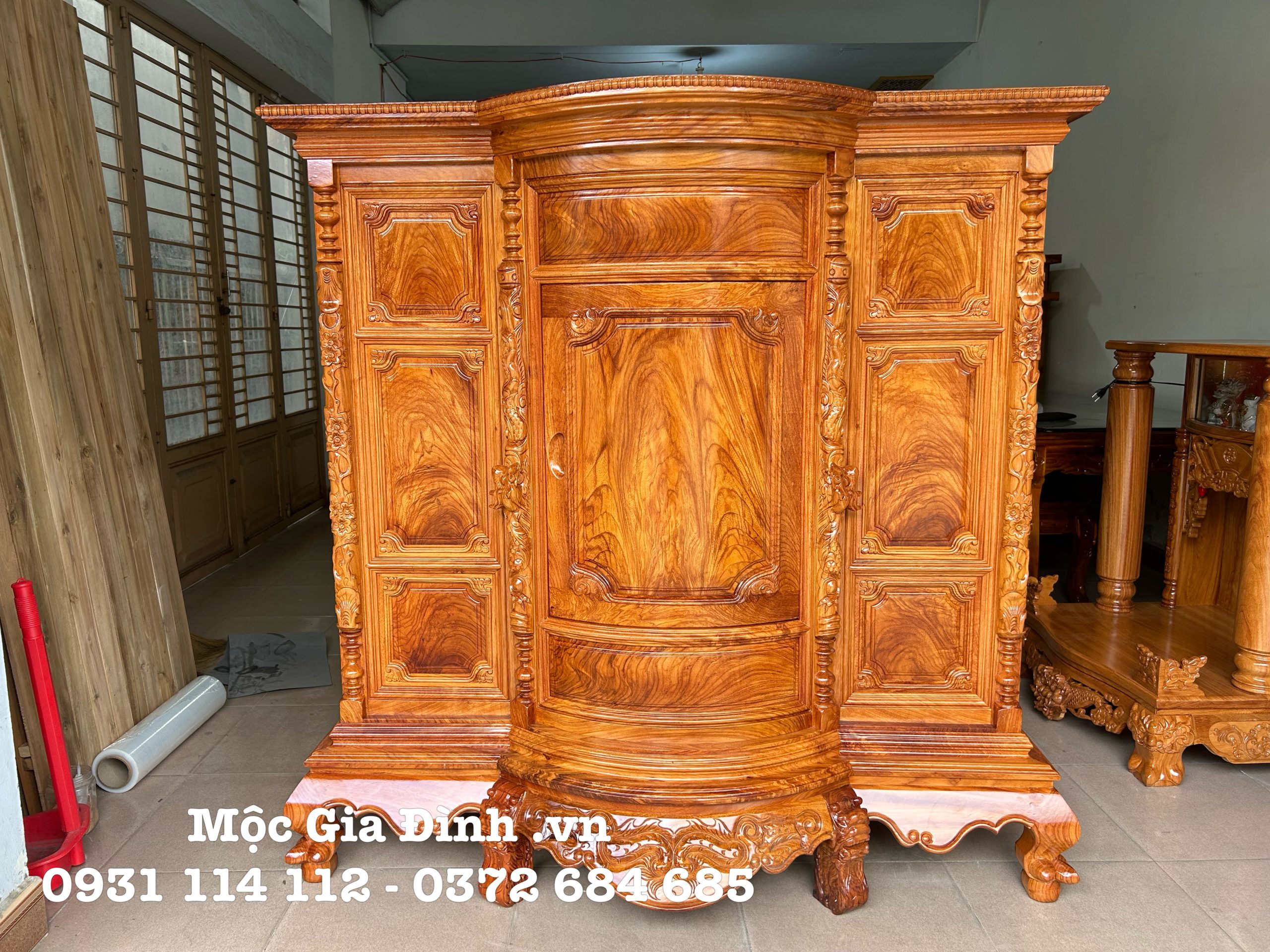 71CCF078-24A3-4583-8AF7-B33861DDD558 Tủ thờ Gõ Đỏ Lào Toàn Bộ Cửa Trước gỗ quý