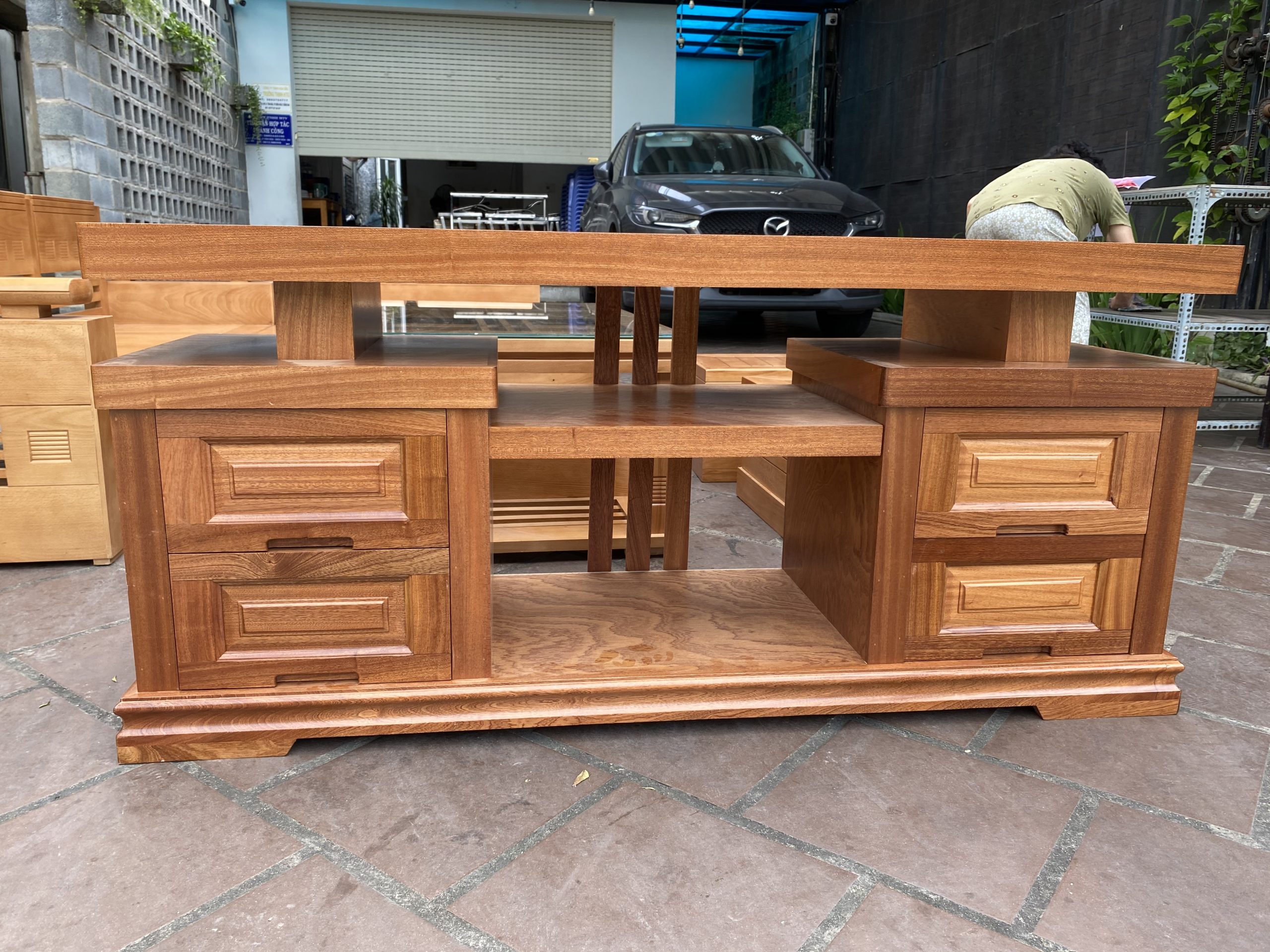 005F1D42-090C-4C0D-B0DA-5D98C910D1A2 Kệ tivi Gỗ Xoan