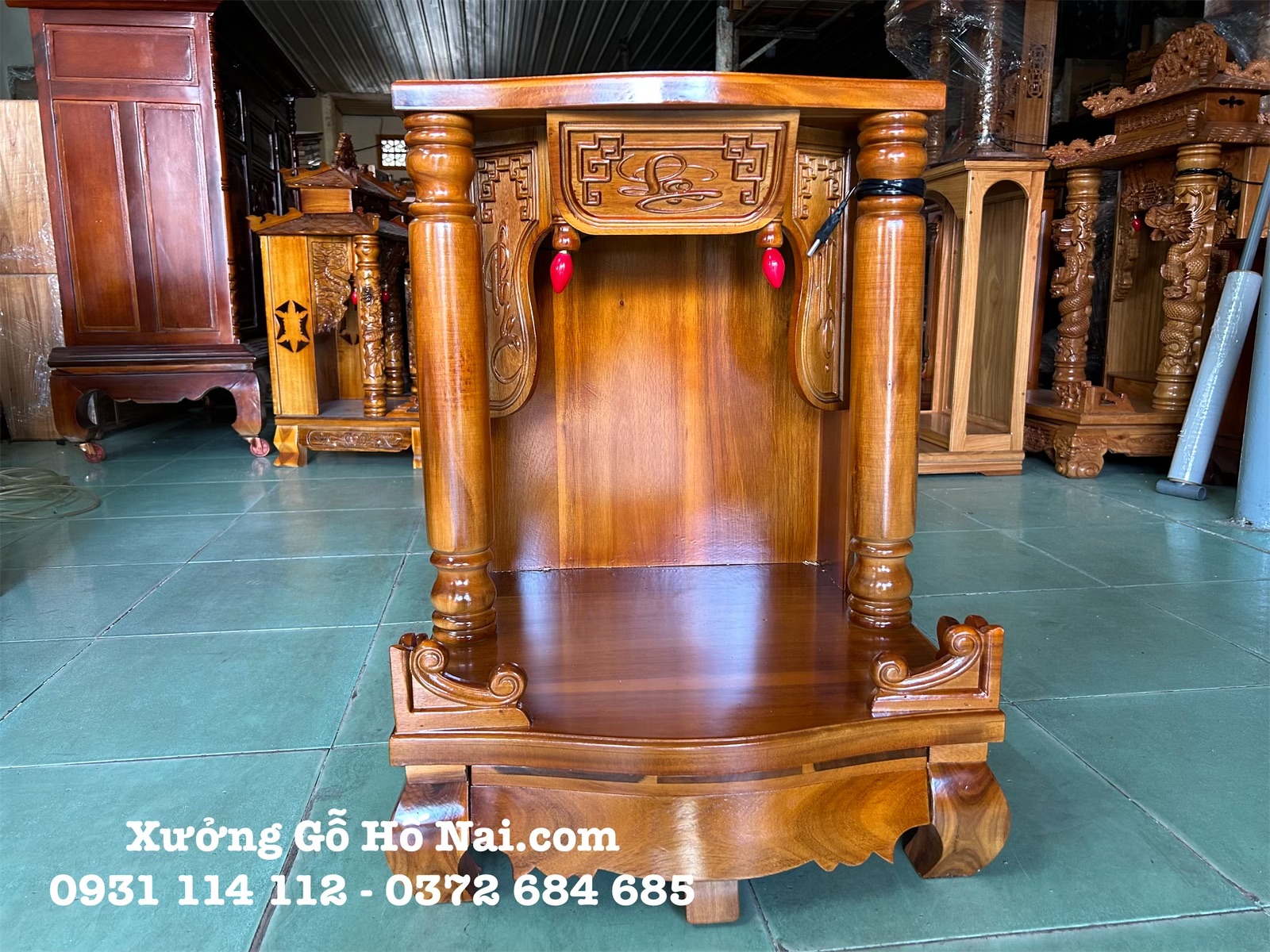 eZy Watermark_19-02-2024_02-45-55-3390PM Bàn thờ Thần Tài Gỗ Tràm Cột Tròn