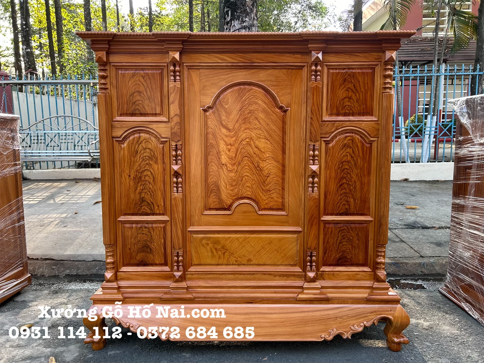 eZy Watermark_29-01-2024_10-52-56-7300AM Tủ thờ Gõ Đỏ Mô Gõ Lào gỗ quý