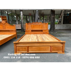Giường Gõ Đỏ Đồng Tiền Đuôi Chạm
