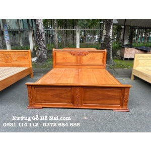 Giường Gõ Đỏ Chạm Hoa Đối cao cấp